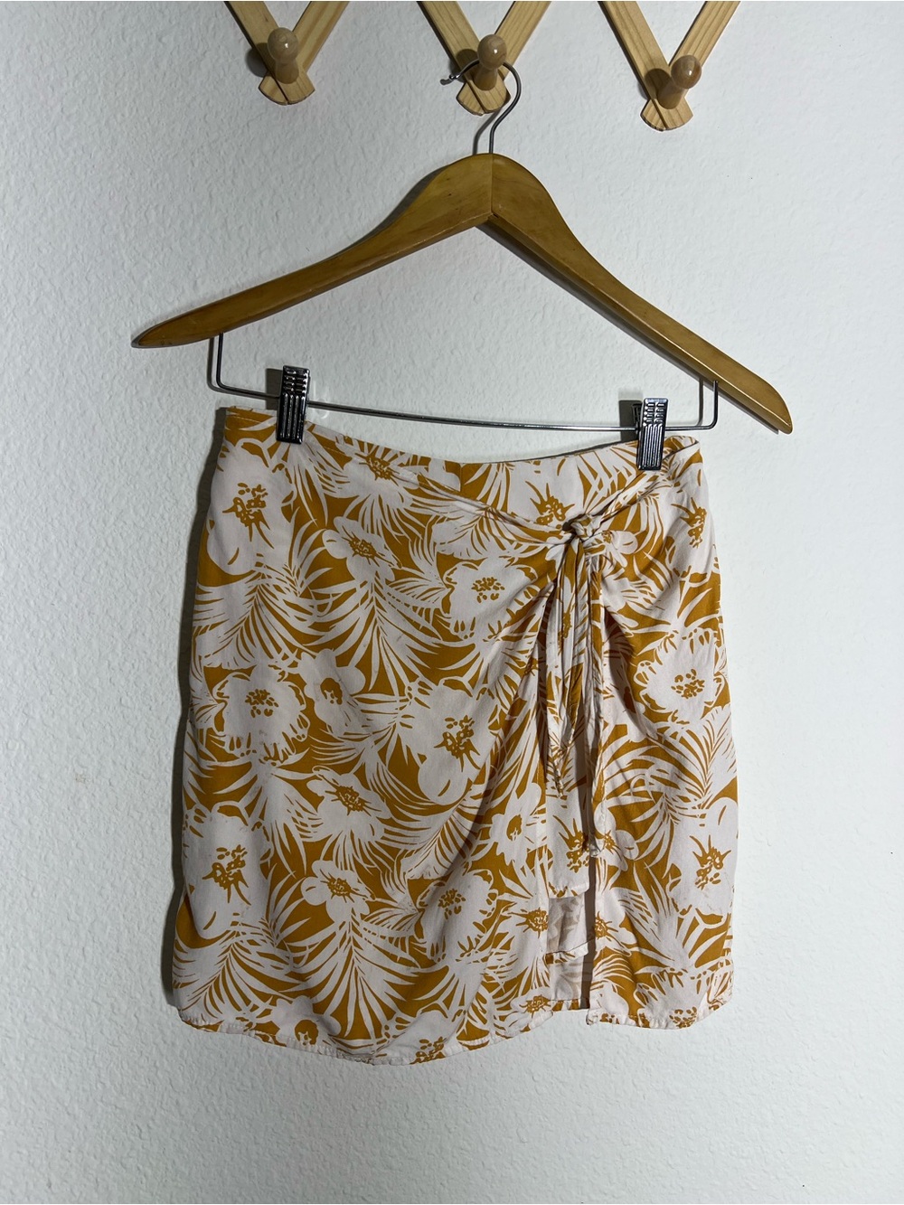 L SPACE • tropical floral wrap skirt